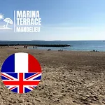 Marina Terrace アパート